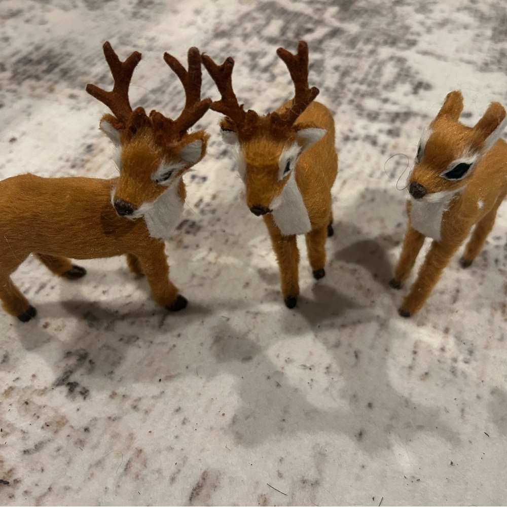 Brown Deer Figurine Set